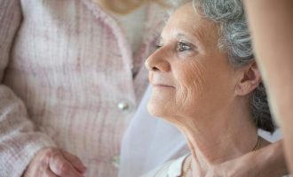 Le syndrome du nid vide : redéfinir le bonheur à deux ou seul