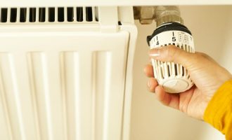 Canicule et froid : comment adapter son logement et ses habitudes pour se protéger des extrêmes ?